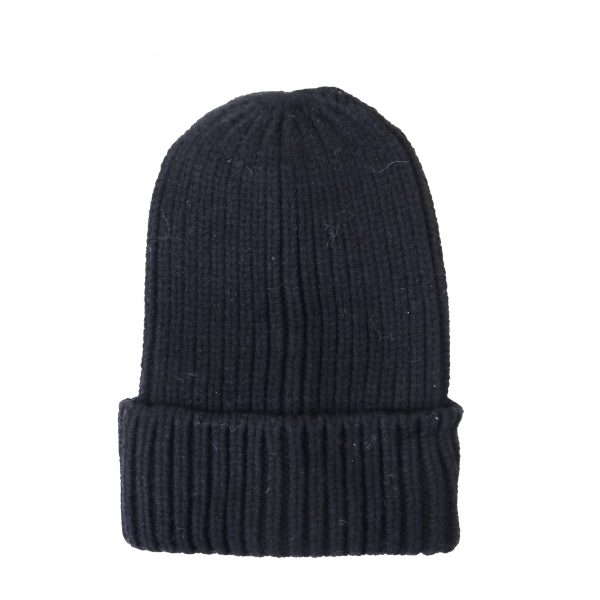 Black ribbed beanie